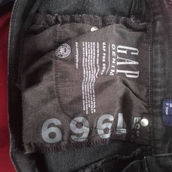 *Gap denim shorts size 28 ( box AT ) - Picture 5 of 5